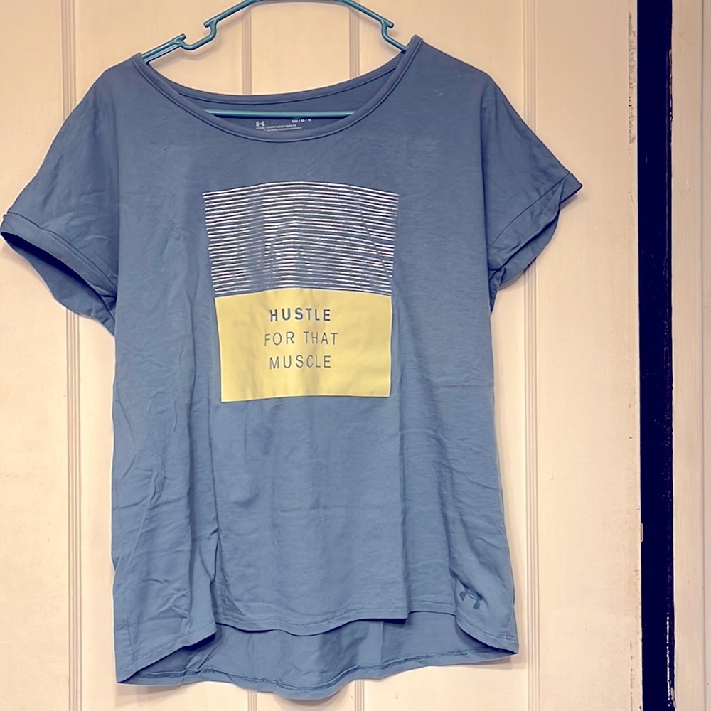 Under Armour SS T-Shirt Size M.